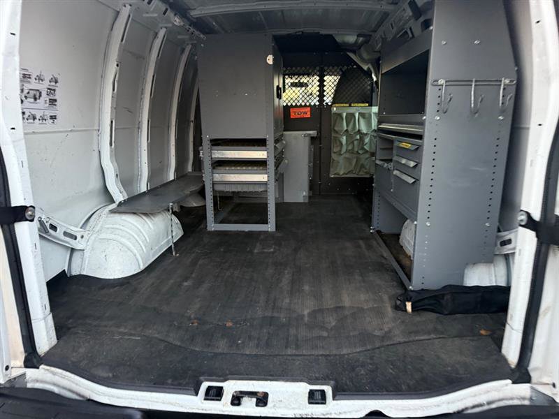 Used 2011 Chevrolet Express 2500 image 16