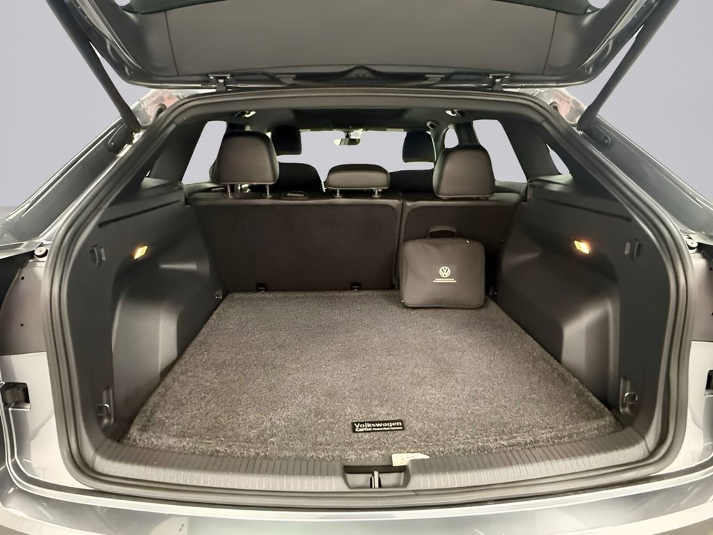 Used 2022 Volkswagen Atlas Cross Sport SE w/ Panoramic Sunroof Package FWD image 29