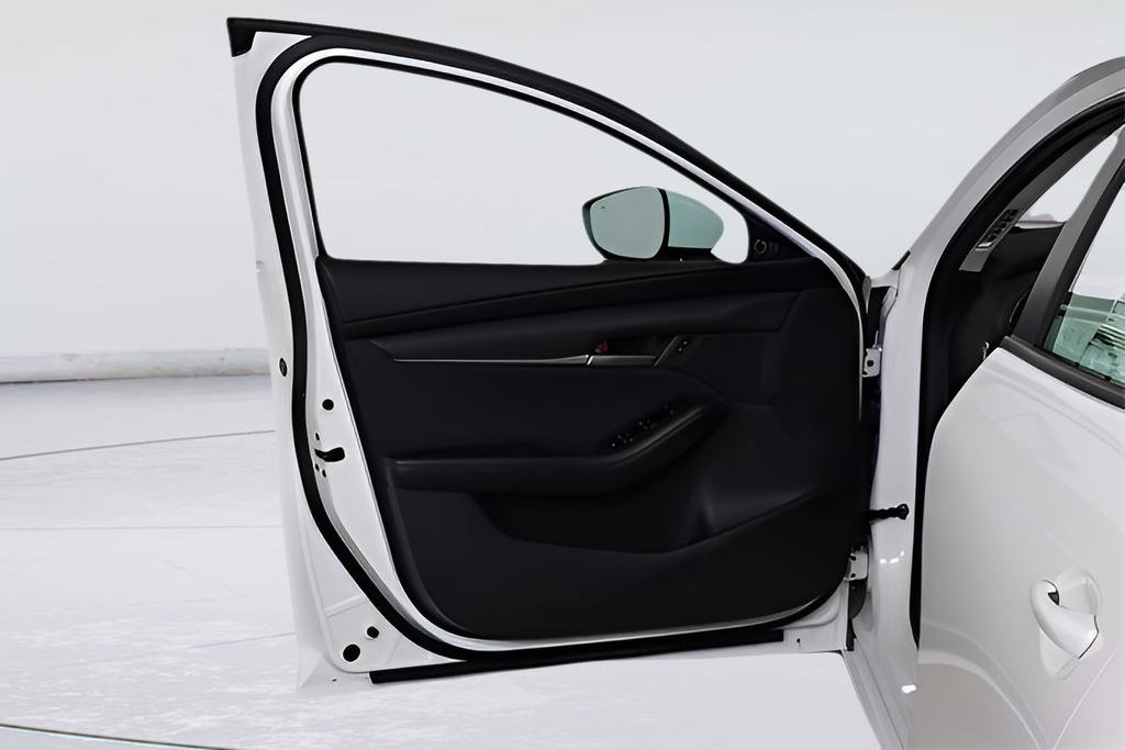 Used 2024 MAZDA MAZDA3 s image 43