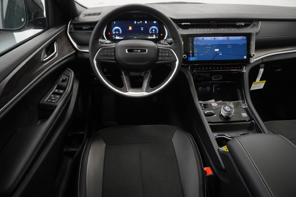 New 2026 Jeep Grand Cherokee Altitude AWD/4WD image 19