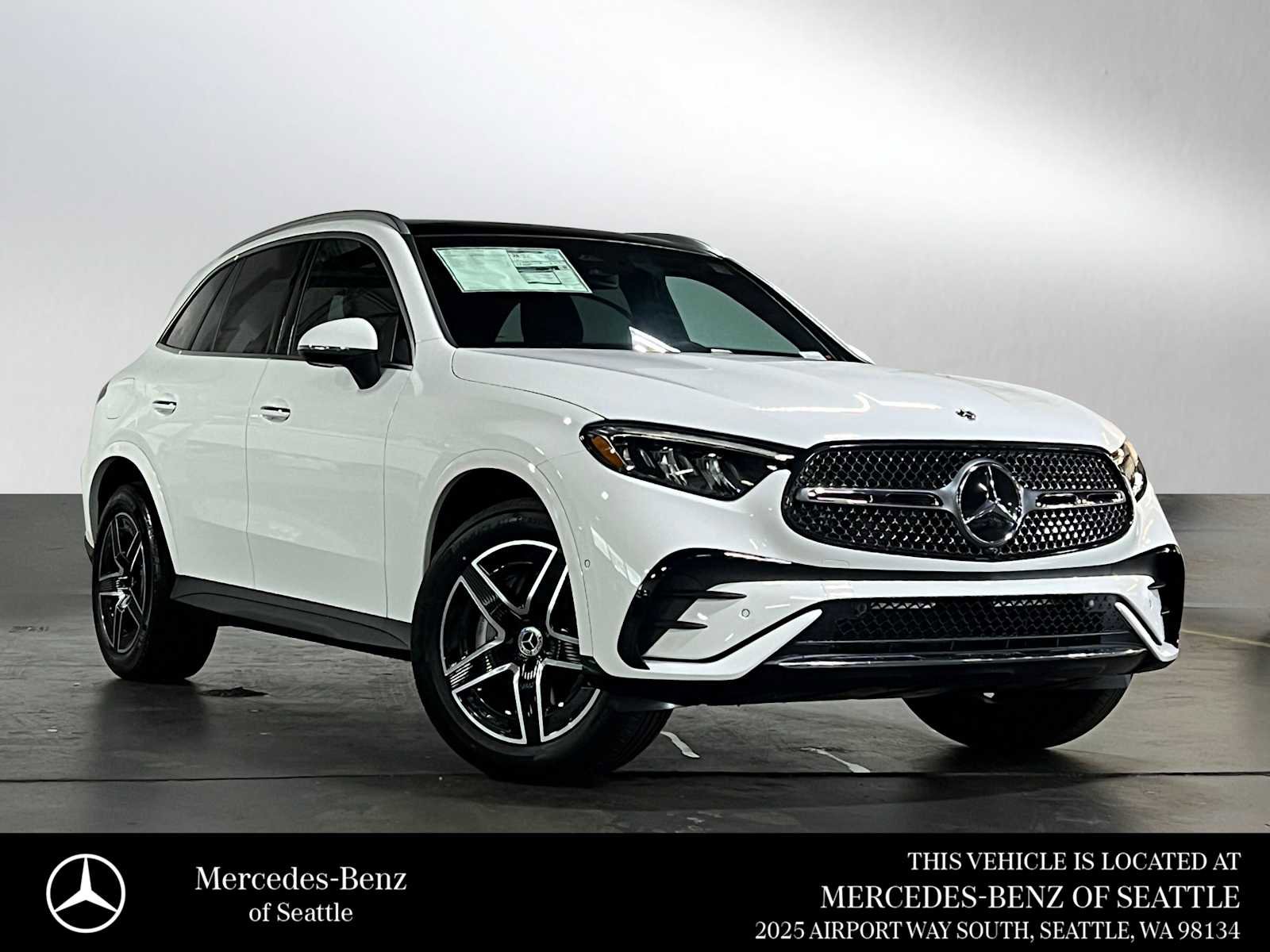 Used 2025 Mercedes-Benz GLC 300 4MATIC image 1