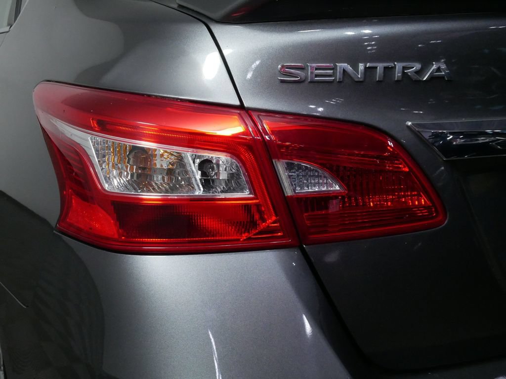 Used 2018 Nissan Sentra SV FWD image 12