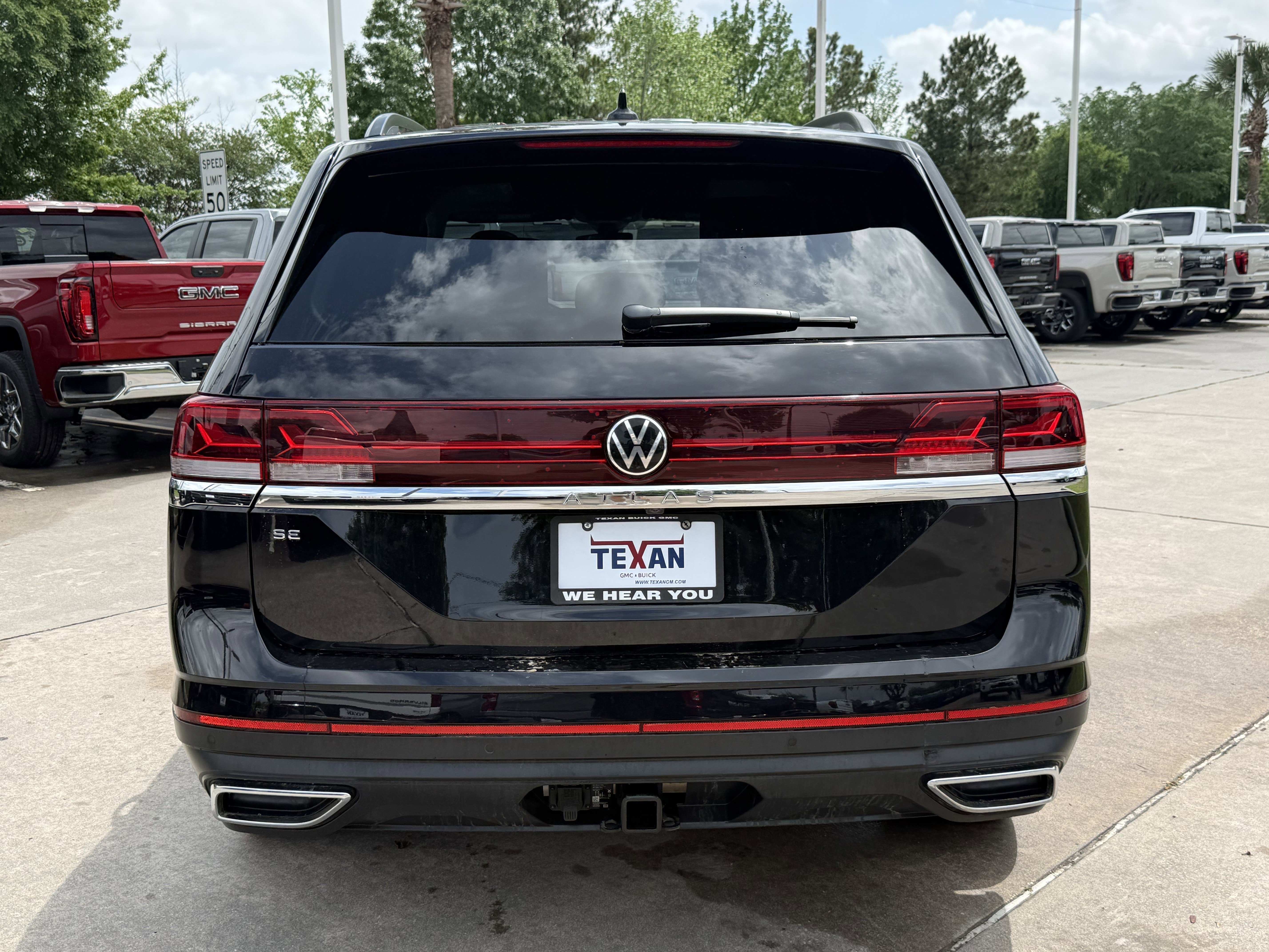 Used 2025 Volkswagen Atlas SE image 6