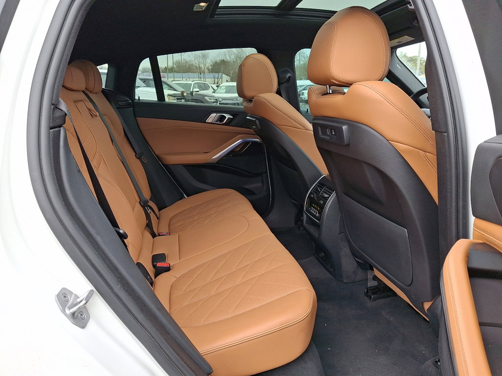 Used 2023 BMW X6 xDrive40i w/ Premium Package image 14