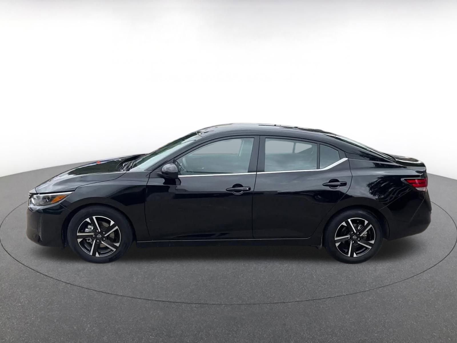 Used 2025 Nissan Sentra SV image 8