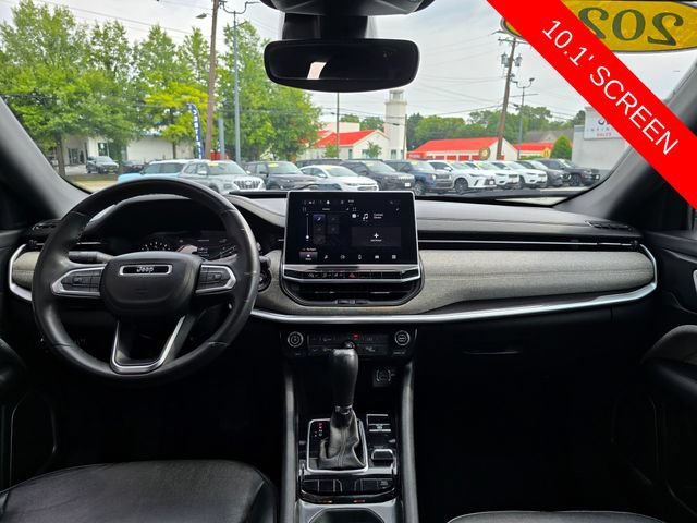 Used 2023 Jeep Compass Latitude AWD/4WD image 3