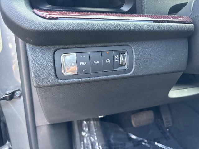 Used 2024 Chevrolet Traverse RS w/ LPO, Floor Liner Package AWD/4WD image 9