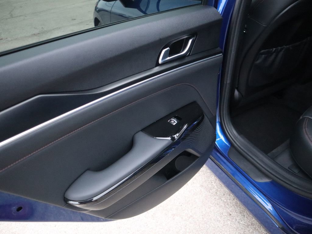 Used 2024 Kia K5 GT image 11