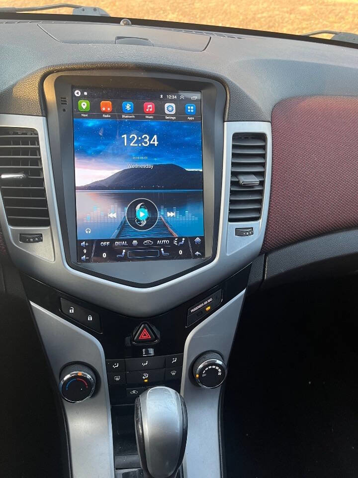 Used 2013 Chevrolet Cruze LT w/ RS Package image 12