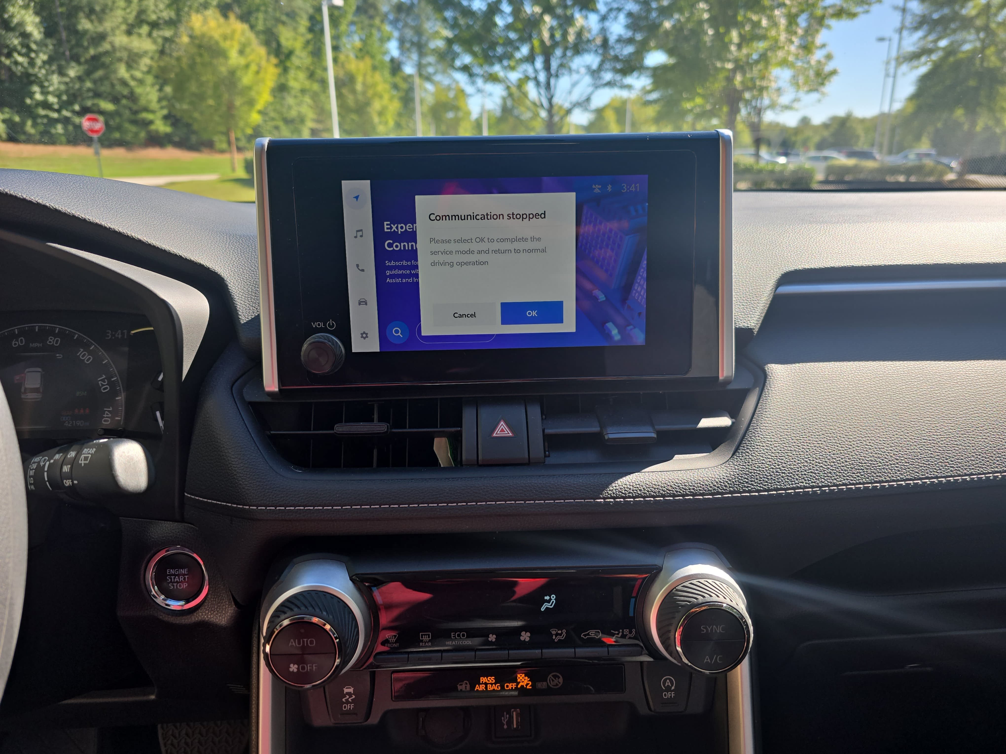 Used 2025 Toyota RAV4 XLE FWD image 19