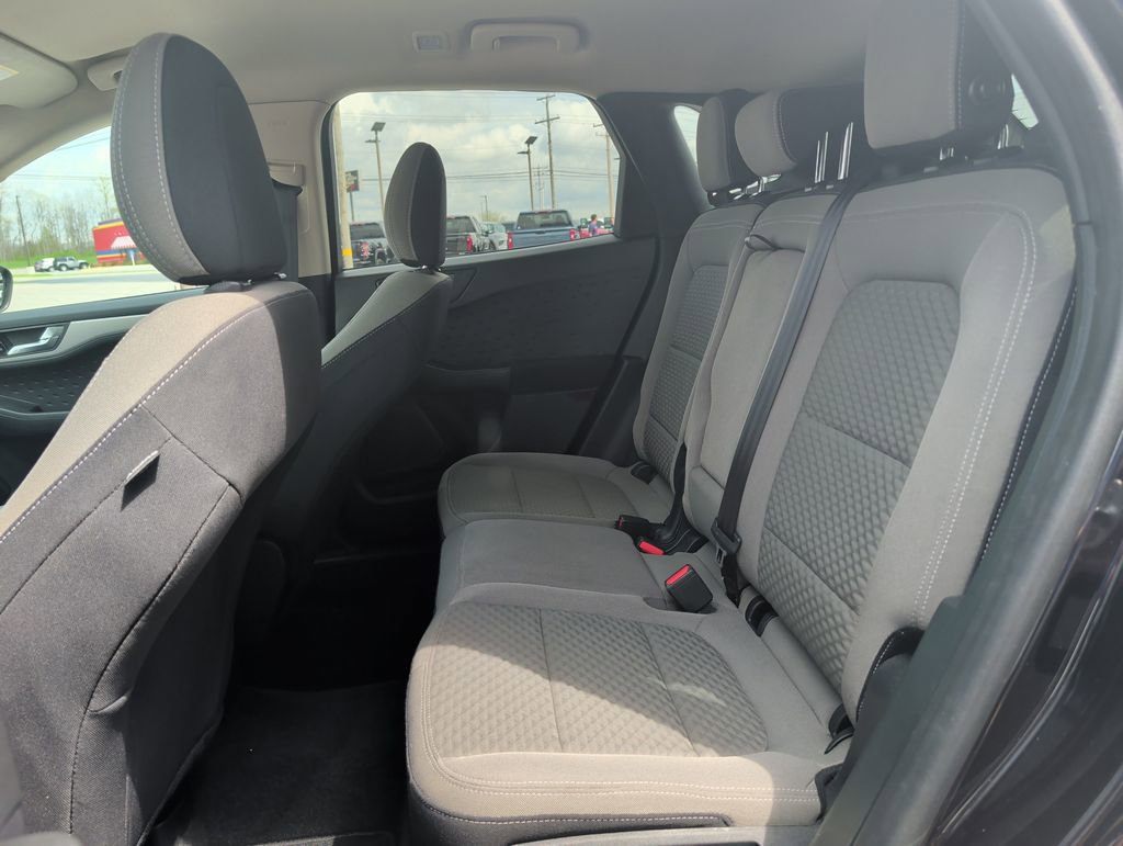 Used 2020 Ford Escape SE image 19