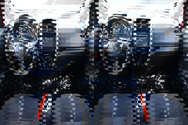 Used 2015 Nissan Versa Note SR w/ SR Tech Package image 13