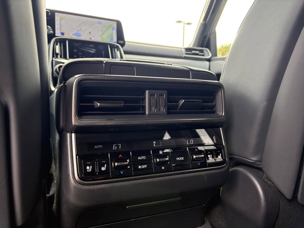 Used 2024 Lexus LX 600 4WD w/ Appearance Package image 12