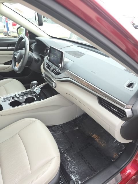 Used 2021 Nissan Altima 2.5 Platinum AWD/4WD image 34