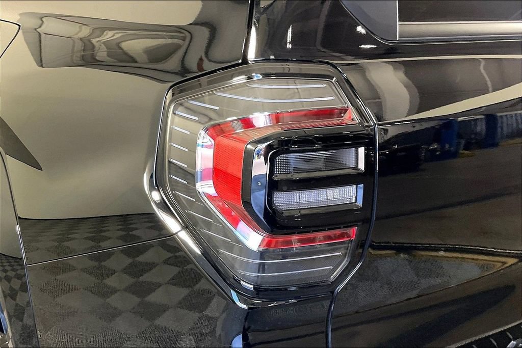 Used 2025 Toyota 4Runner Platinum AWD/4WD image 34