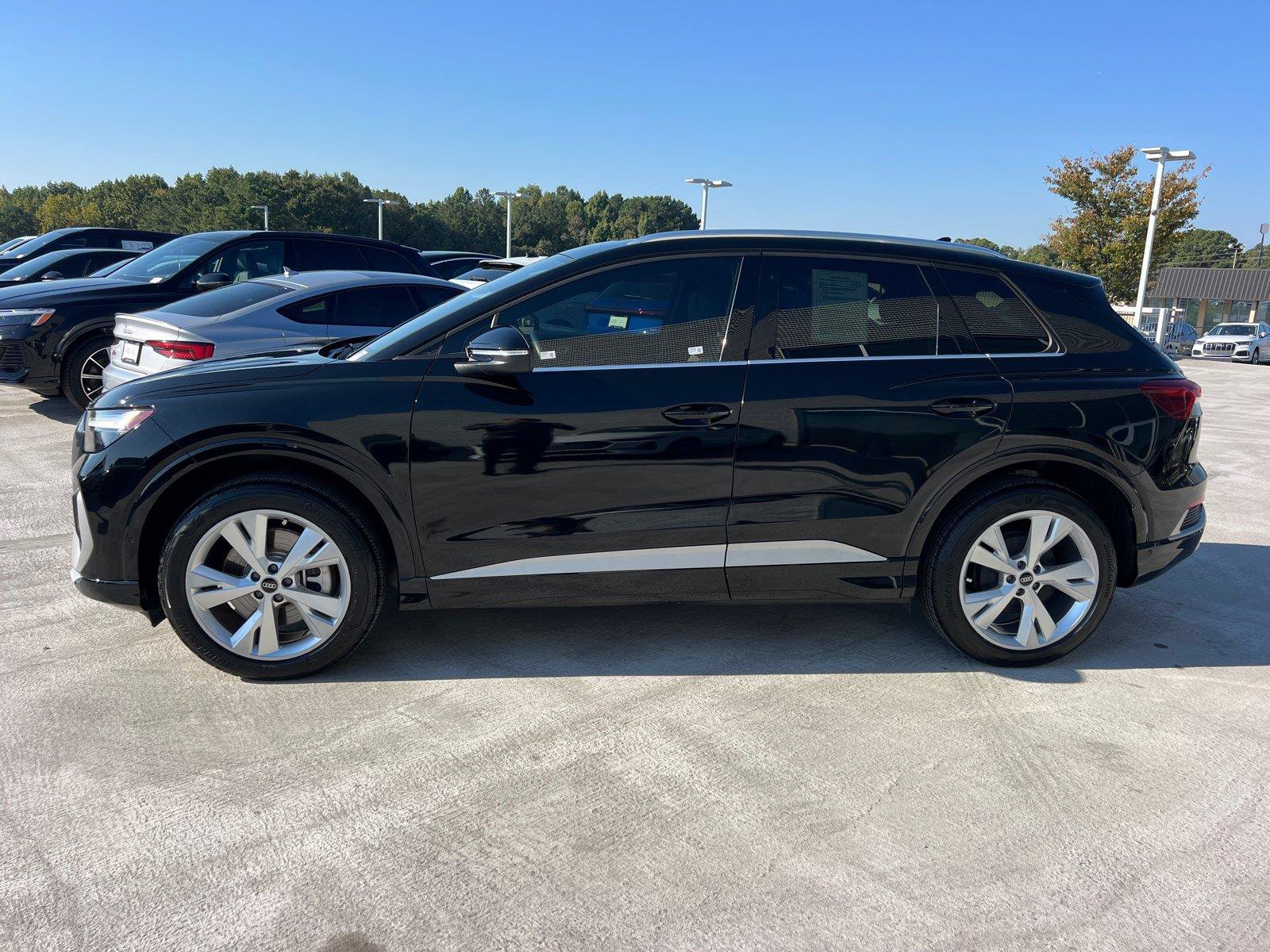 Used 2023 Audi Q4 e-tron Premium Plus AWD/4WD image 8