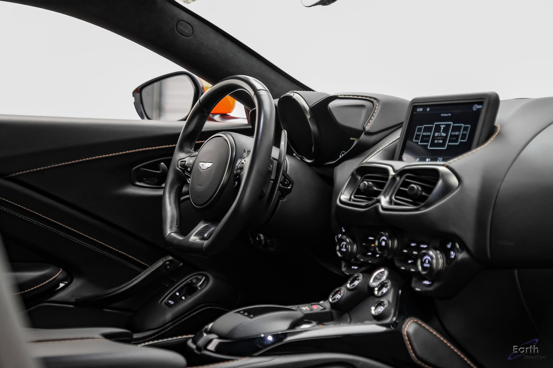 Used 2020 Aston Martin V8 Vantage Coupe RWD image 53