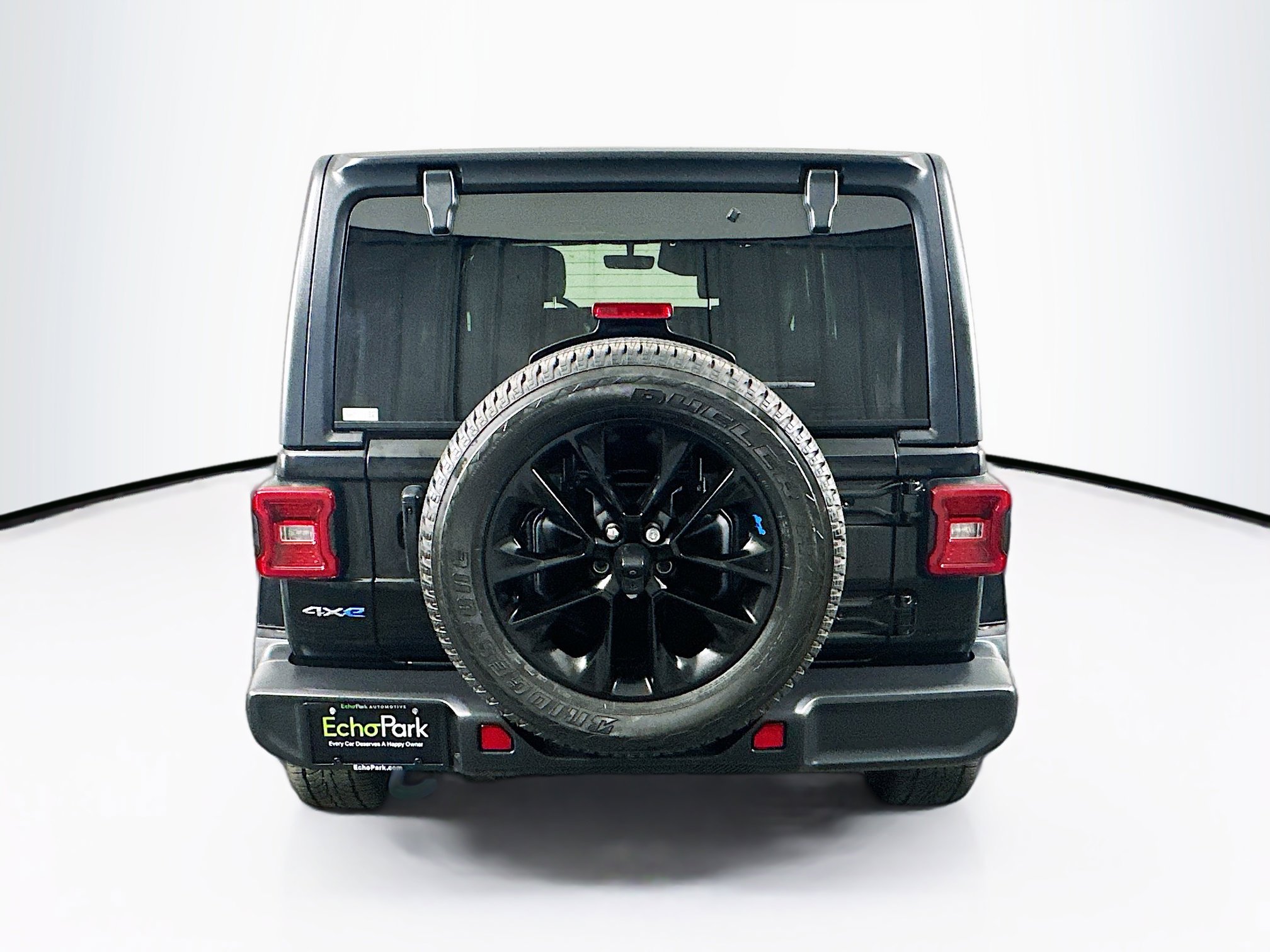 Used 2023 Jeep Wrangler Sahara w/ Cold Weather Group image 7