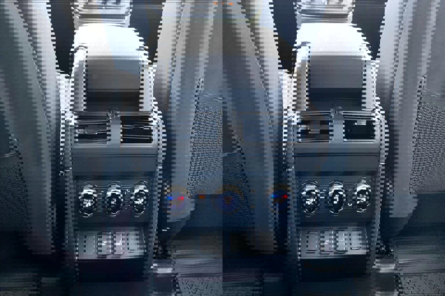 Used 2024 Land Rover Defender 110 S image 34