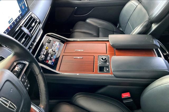Used 2022 Lincoln Navigator Reserve AWD/4WD image 13