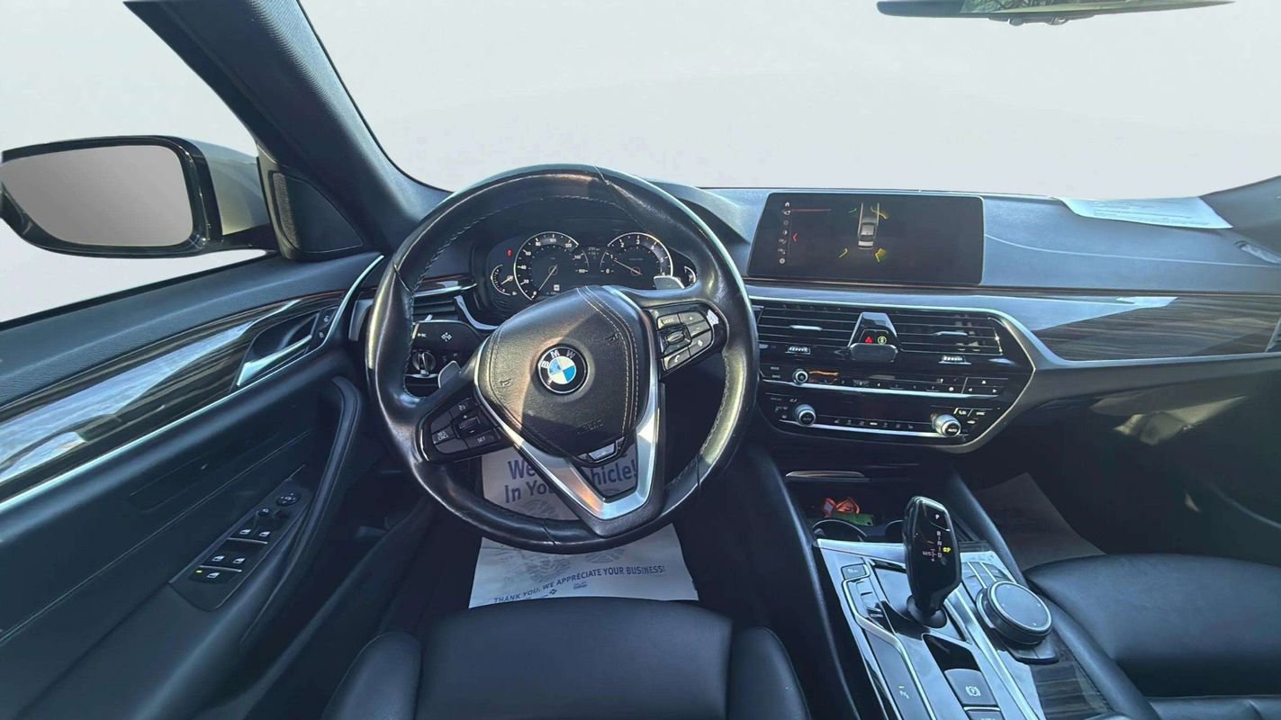 Used 2018 BMW 530i xDrive image 9