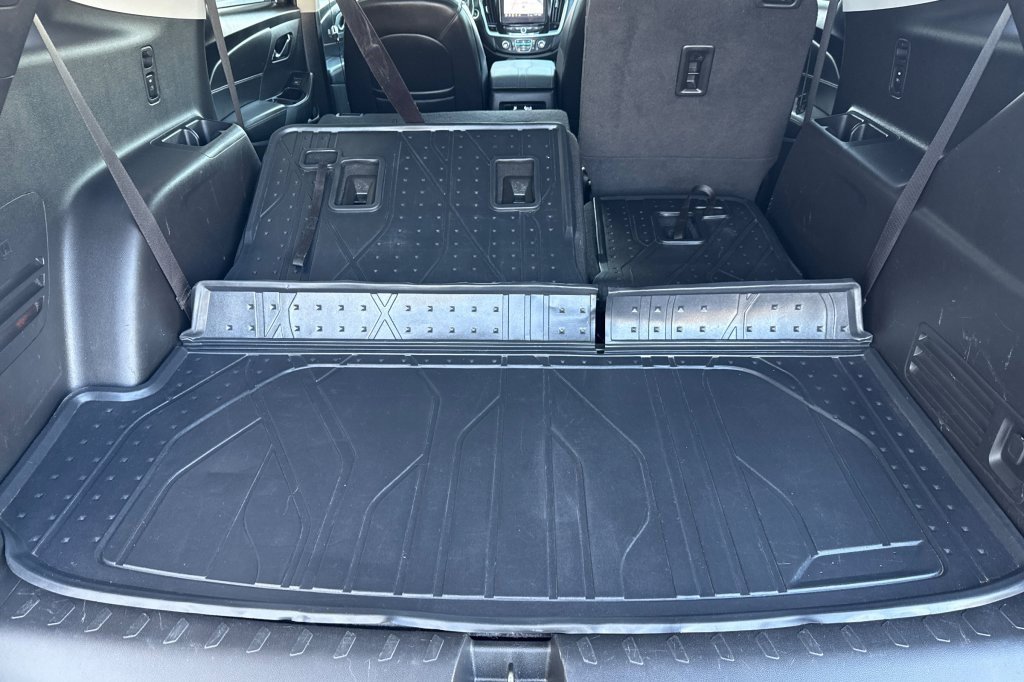 Used 2021 Chevrolet Traverse LT w/ LT Premium Package image 13