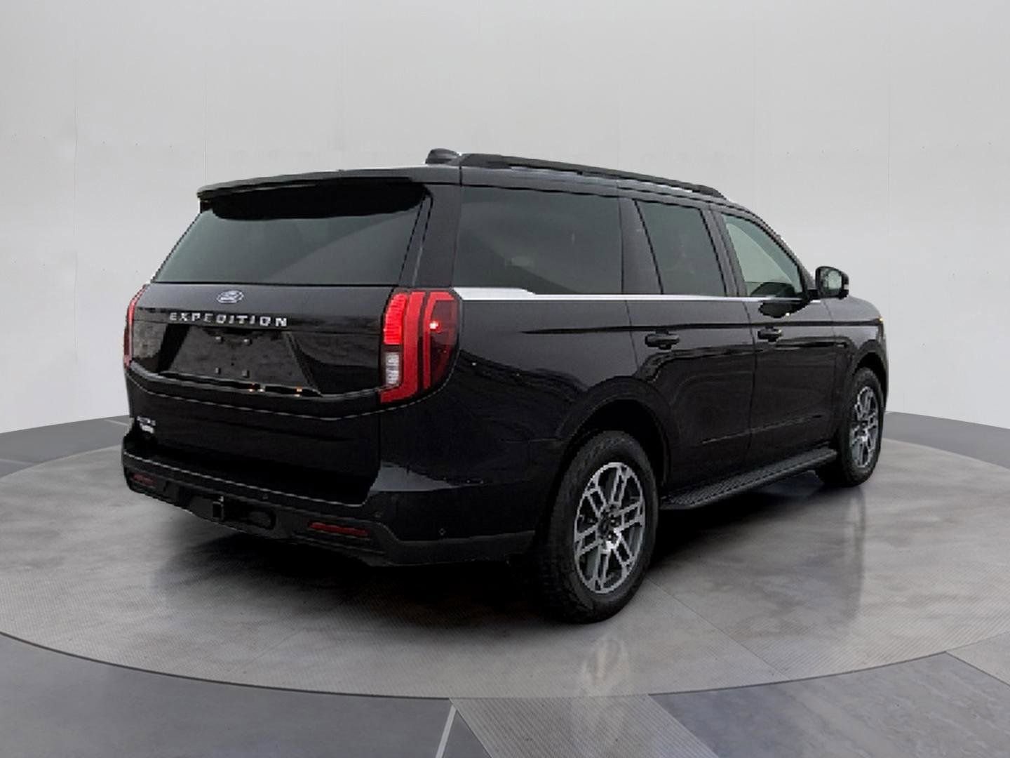 Used 2025 Ford Expedition Active image 6