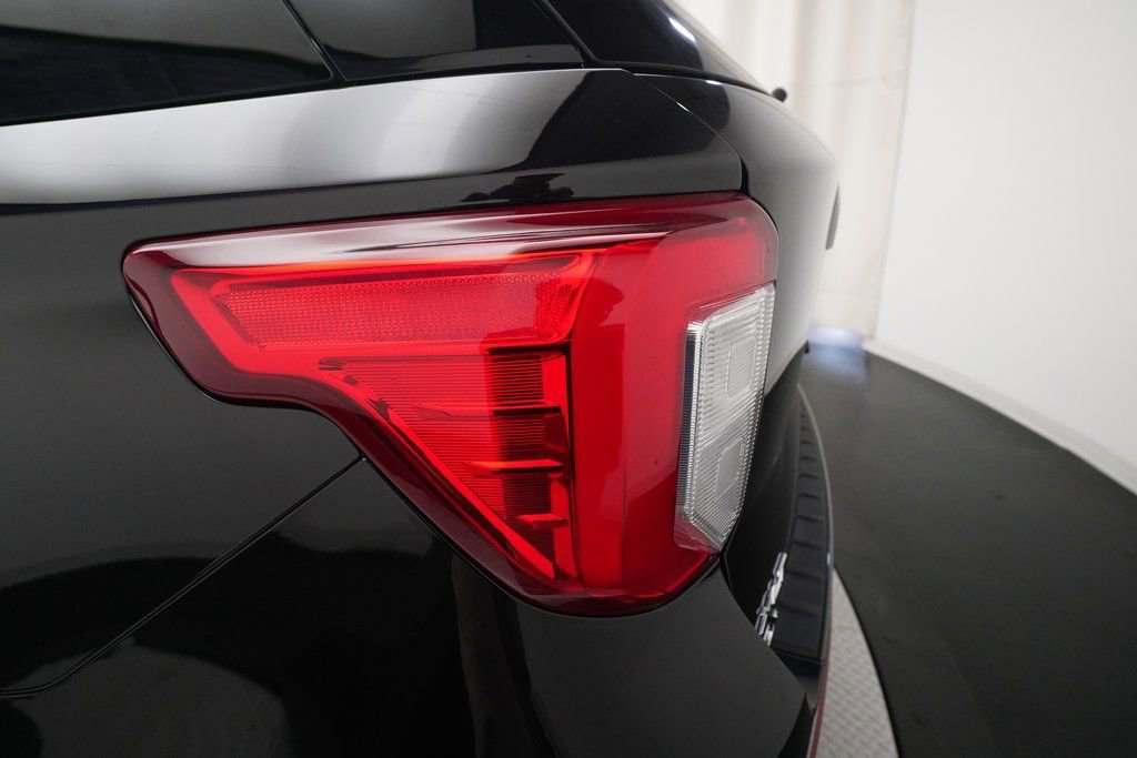 Used 2023 Ford Explorer XLT w/ Equipment Group 202A image 34