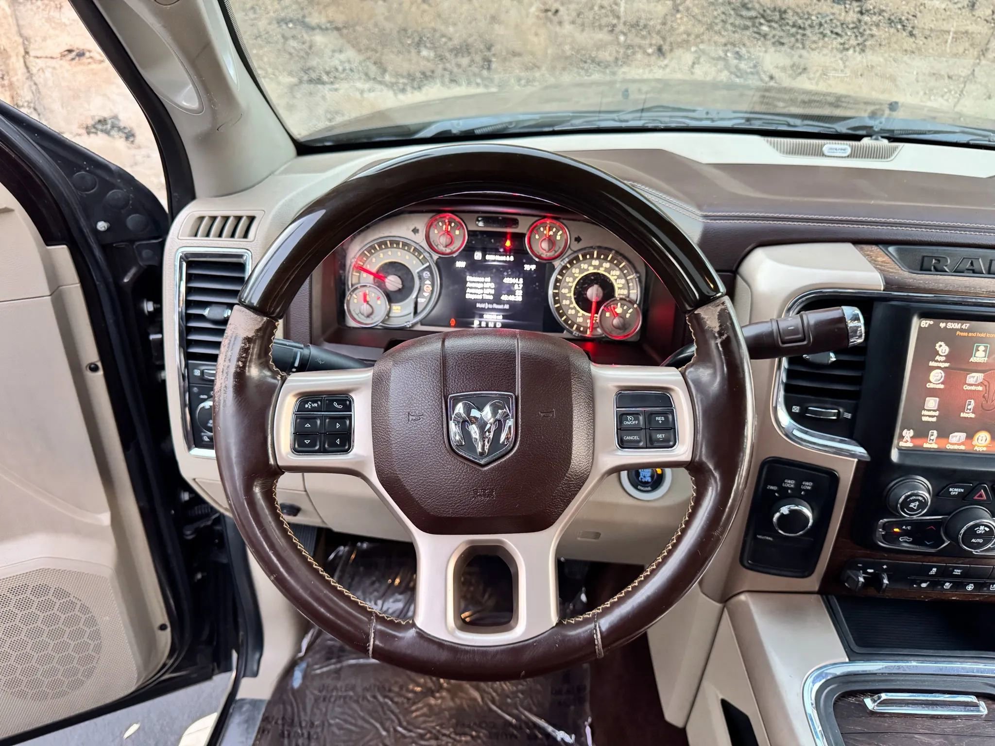 Used 2016 RAM 2500 Longhorn w/ Convenience Group AWD/4WD image 27