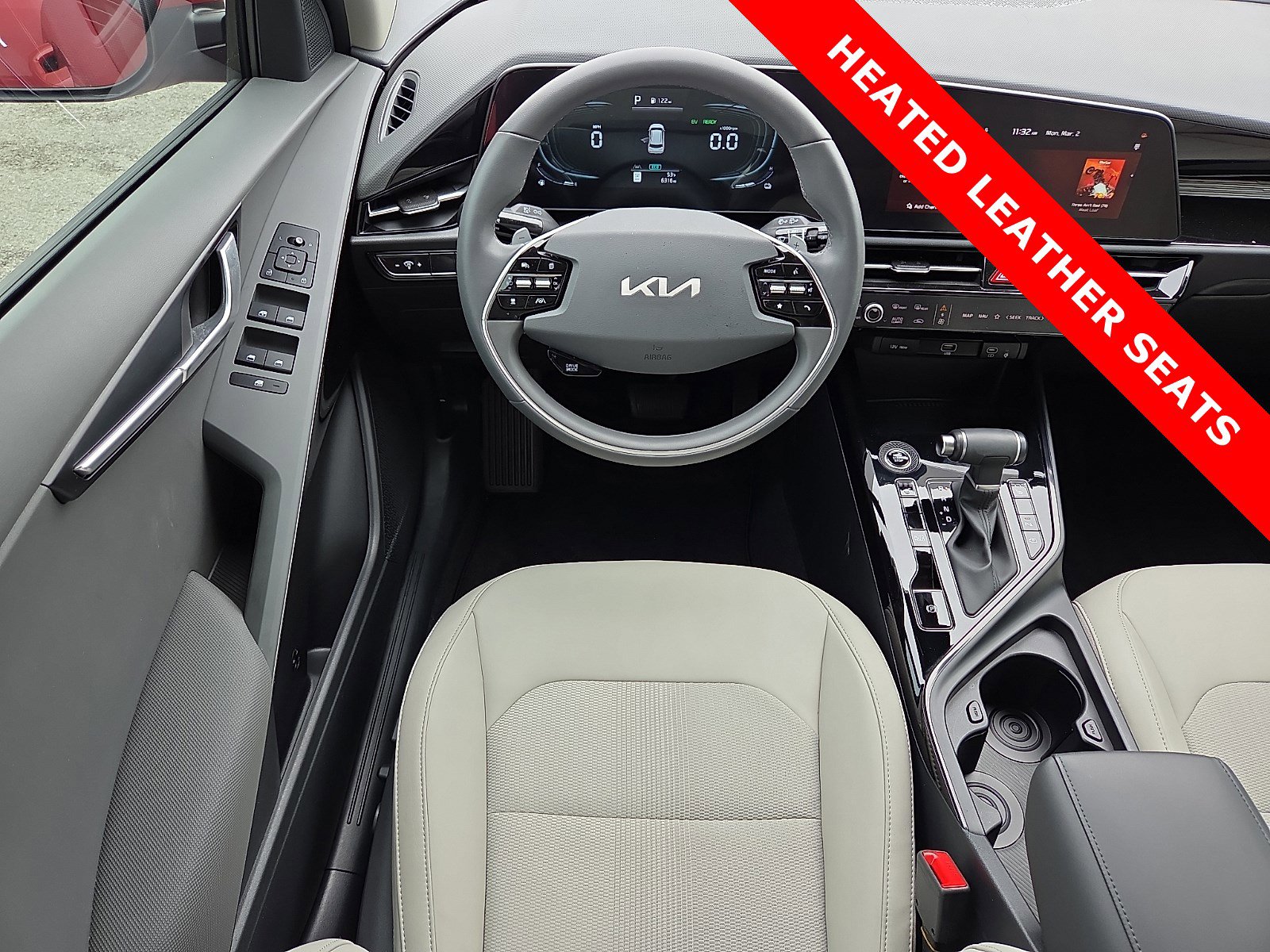 Used 2025 Kia Niro EX image 11