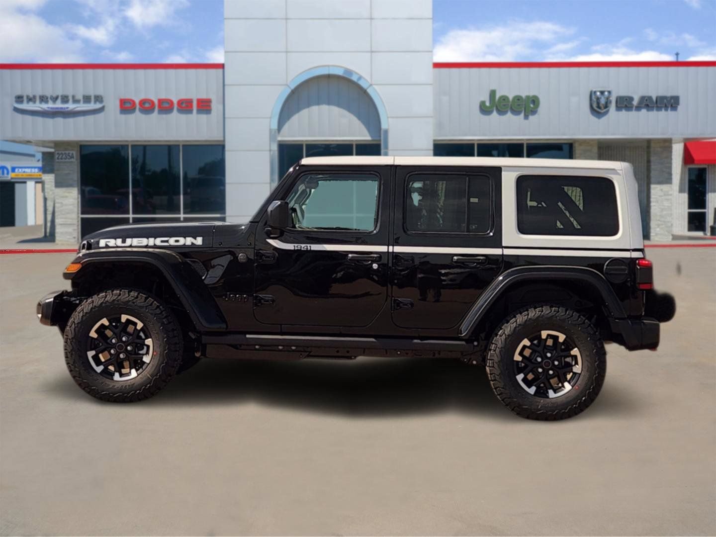 New 2026 Jeep Wrangler Unlimited Rubicon w/ Whitecap Package AWD/4WD image 3