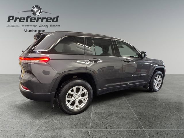 Used 2023 Jeep Grand Cherokee Limited w/ MOPAR Finishing Package image 17