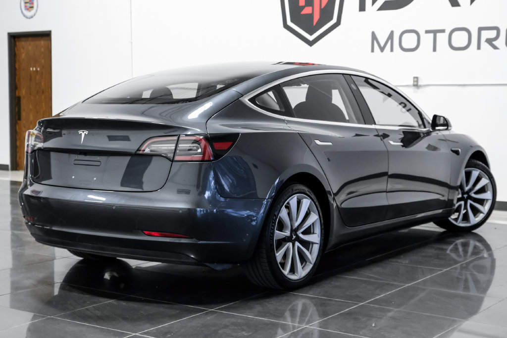 Used 2018 Tesla Model 3 Long Range RWD image 9