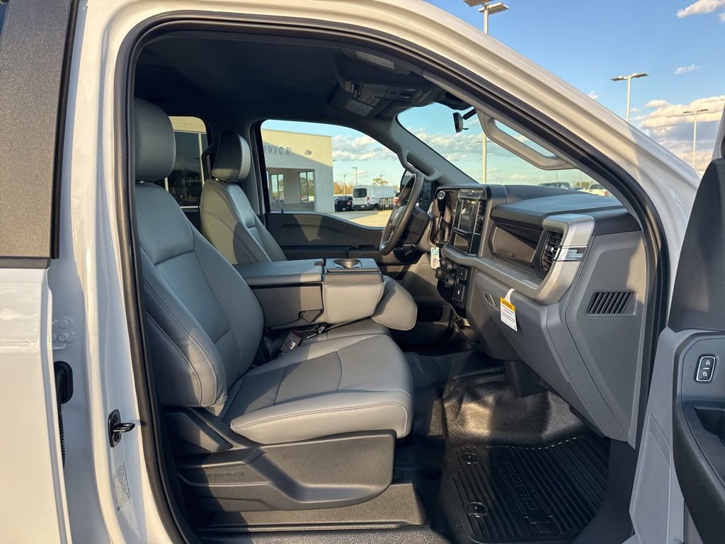 New 2026 Ford F350 XL w/ XL Chrome Package image 24