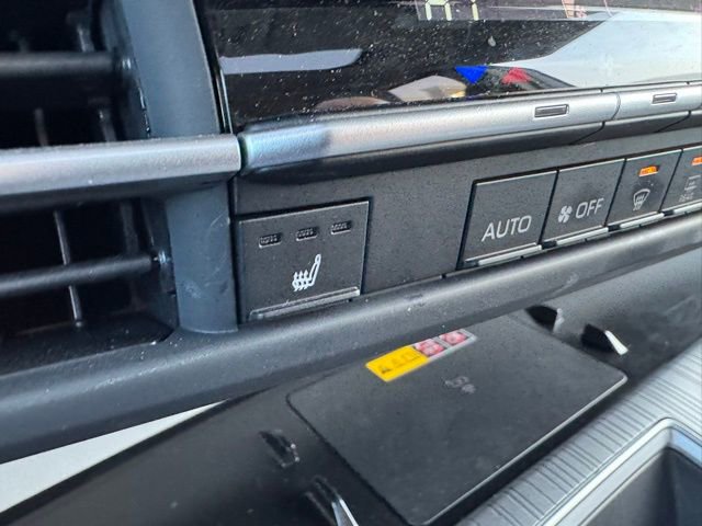 Certified 2025 Toyota Sienna XLE image 17