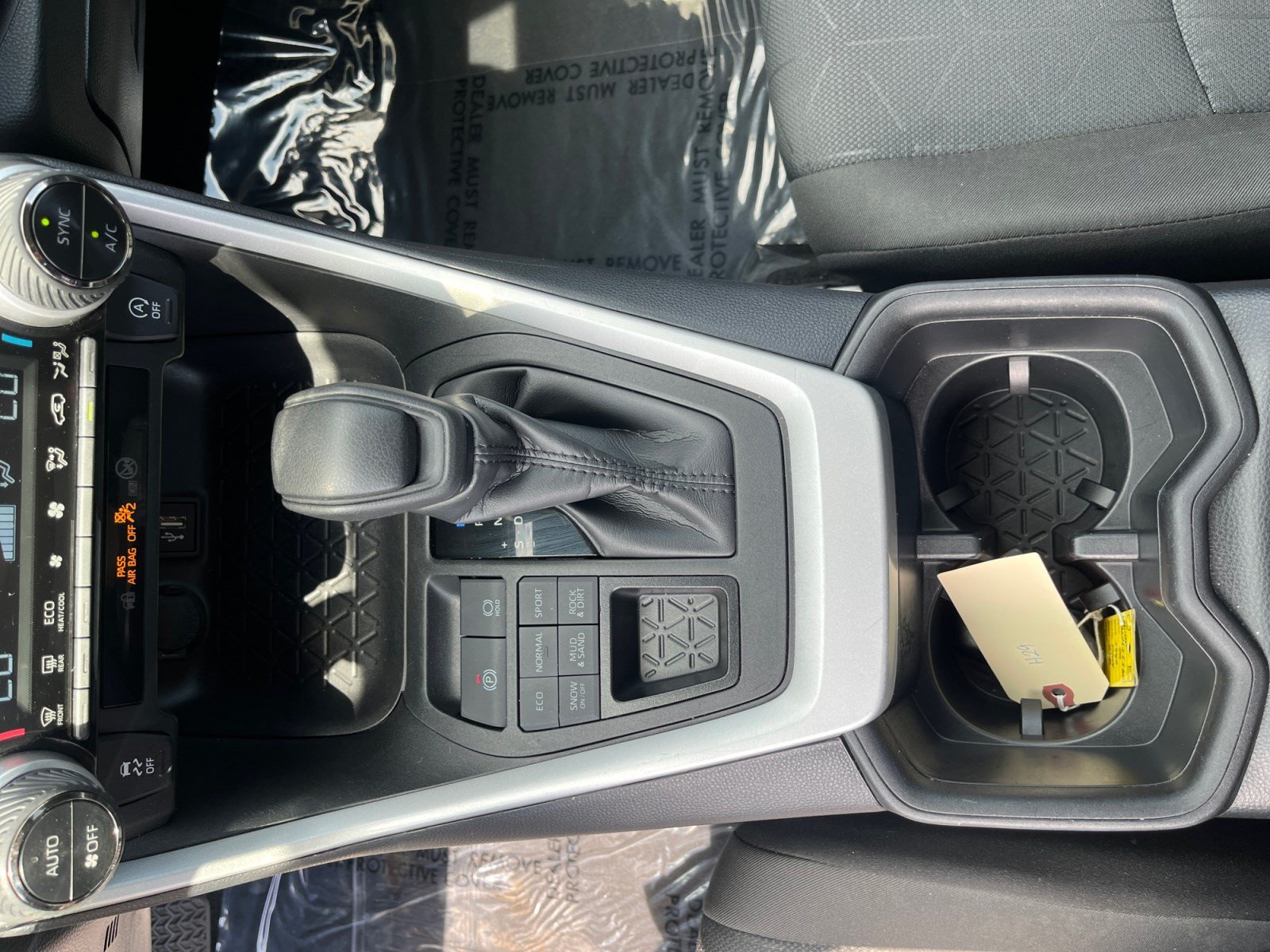 Used 2024 Toyota RAV4 XLE AWD/4WD image 21