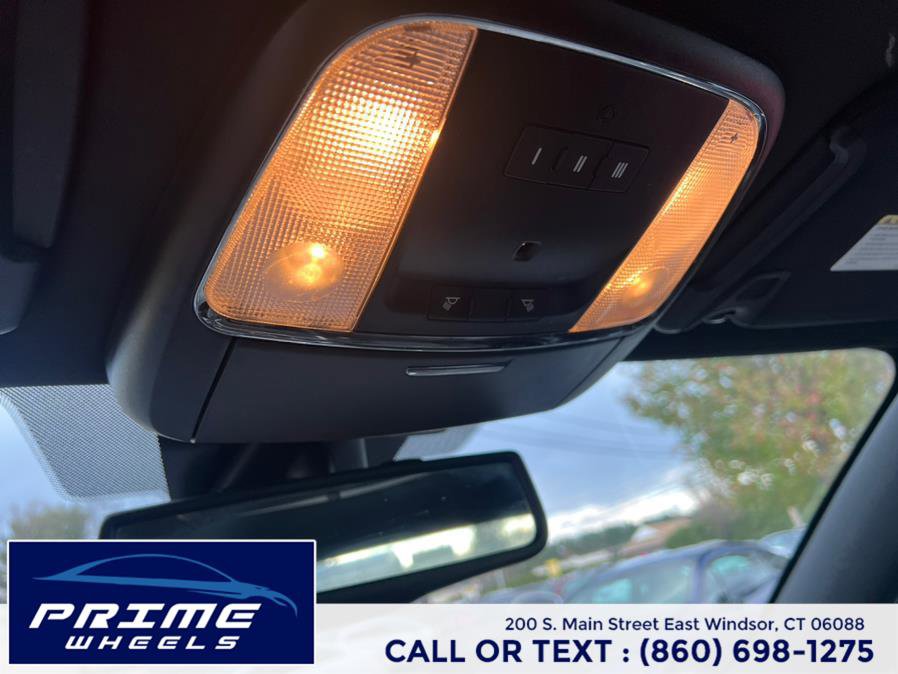 Used 2011 Chrysler 300 Limited image 16