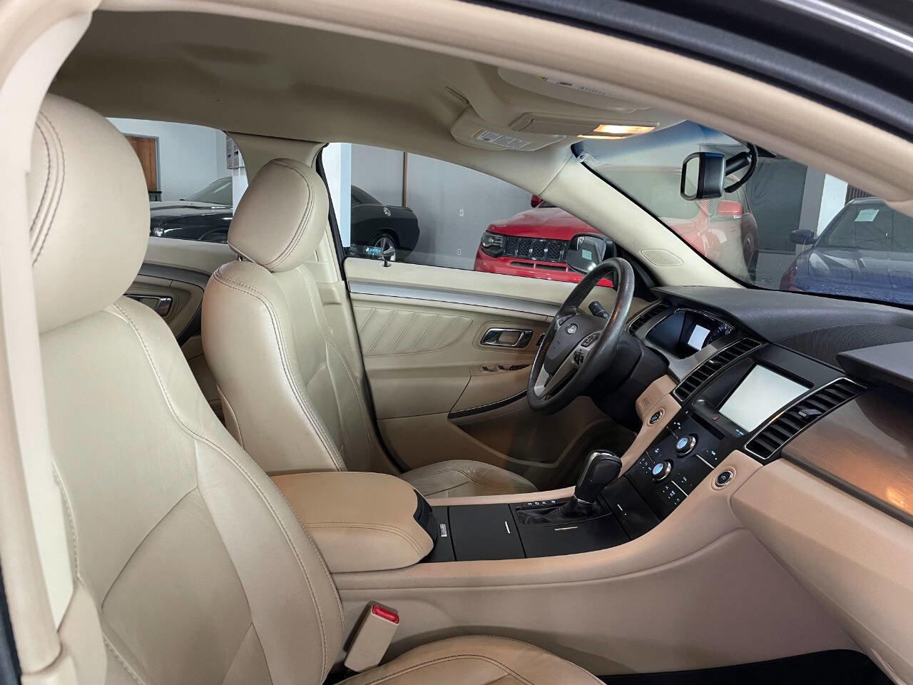 Used 2015 Ford Taurus SEL w/ Equipment Group 201A image 26