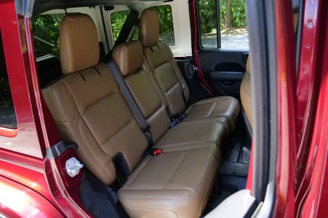 Used 2021 Jeep Wrangler Unlimited Rubicon AWD/4WD image 33