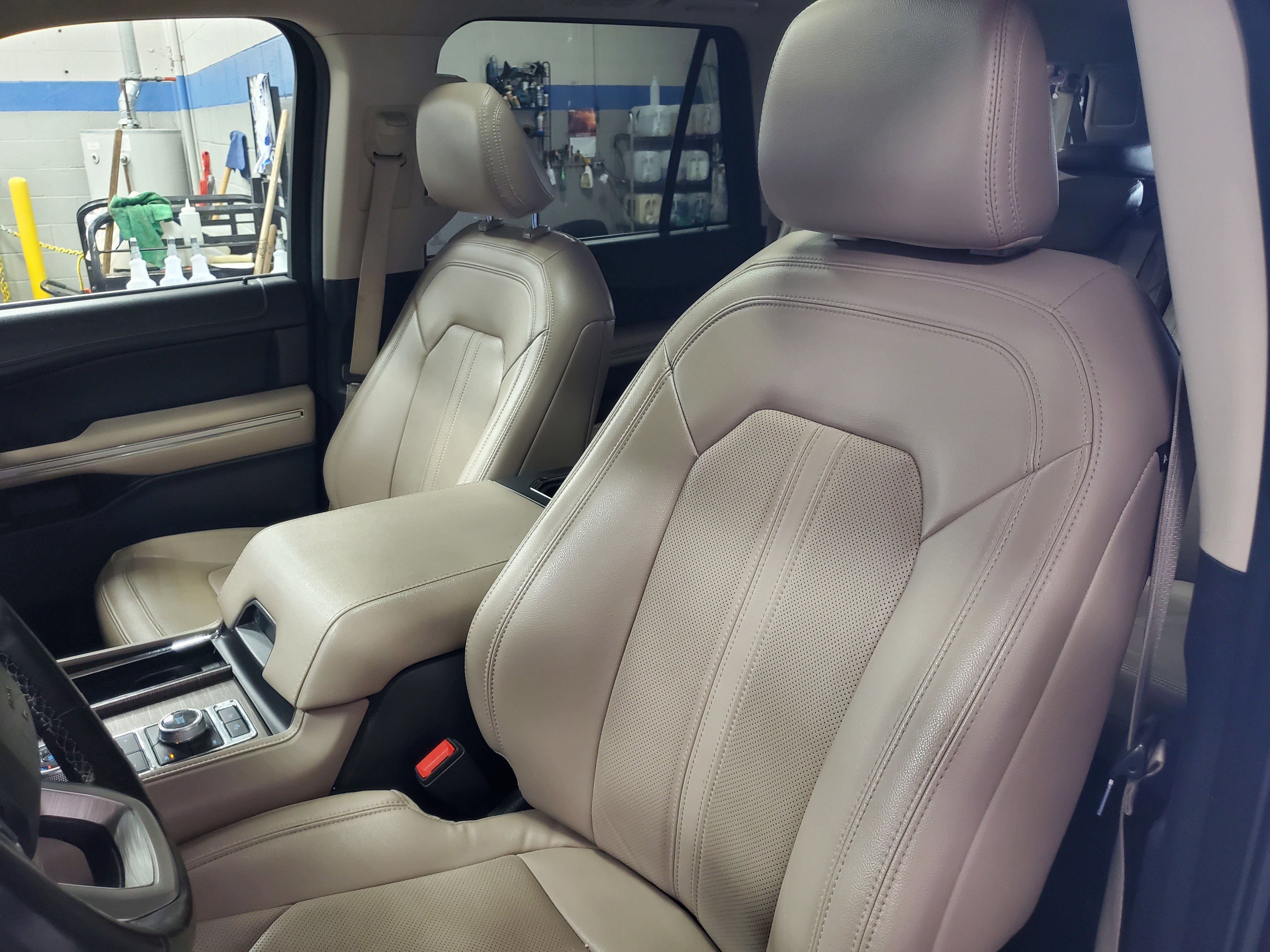 Used 2024 Ford Expedition Max Limited AWD/4WD image 21