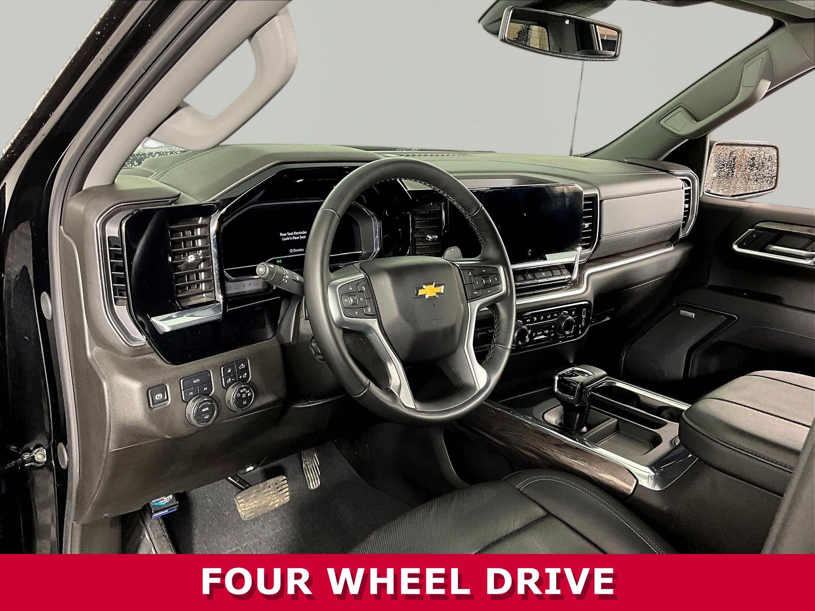 Used 2025 Chevrolet Silverado 1500 LTZ w/ LTZ Convenience Package II AWD/4WD image 18