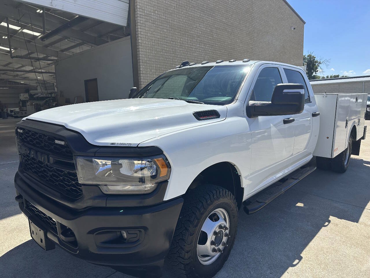 Used 2024 RAM 3500 Tradesman AWD/4WD image 3