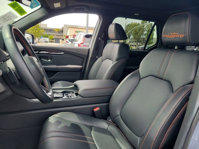 Certified 2025 Honda Pilot TrailSport image 18