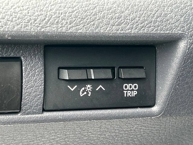 Certified 2023 Toyota Sienna LE FWD image 56