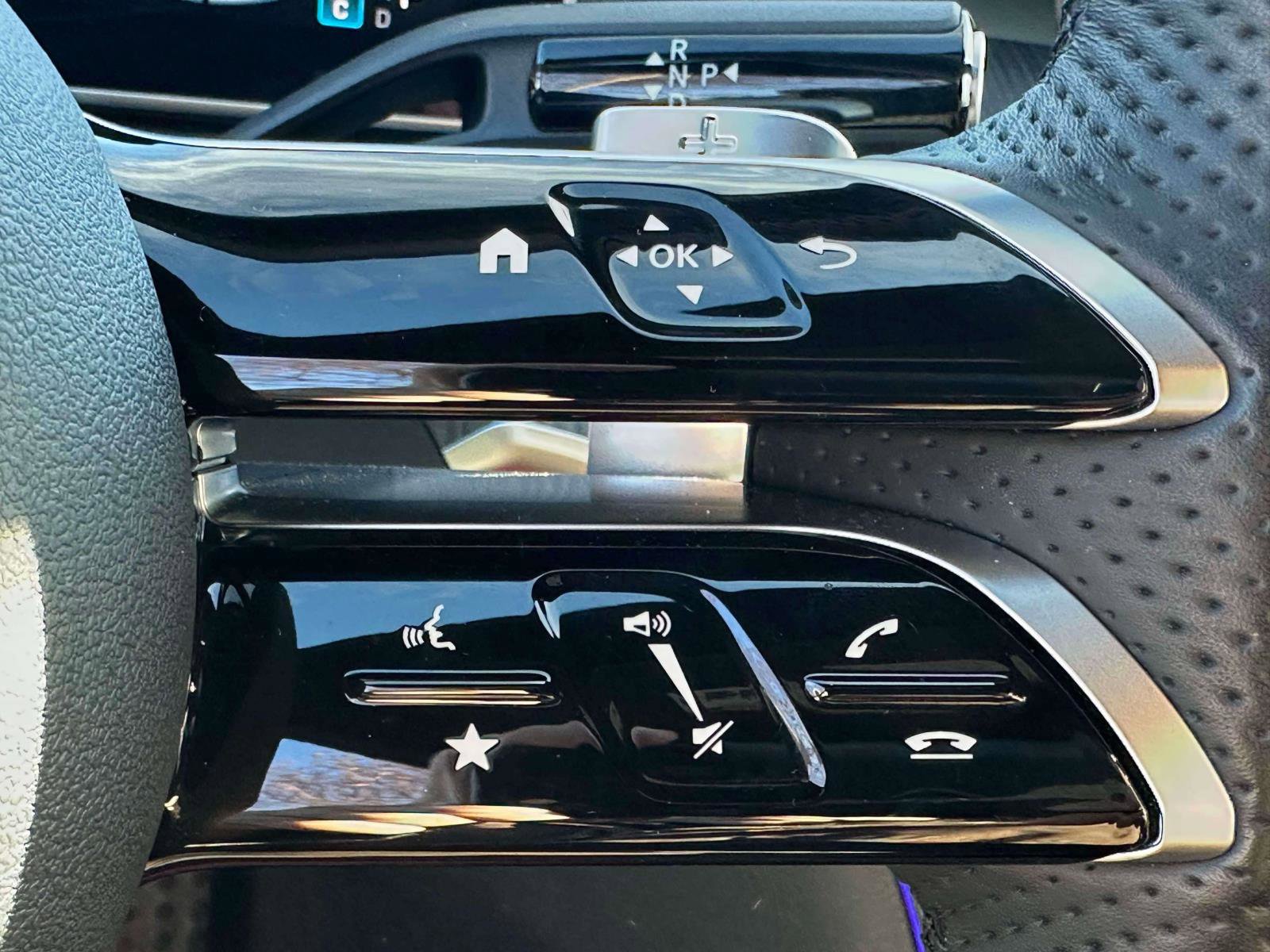 Used 2025 Mercedes-Benz C 300 4MATIC Sedan image 19