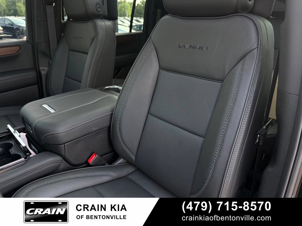 Used 2026 GMC Yukon XL Denali w/ Denali Reserve Package AWD/4WD image 24