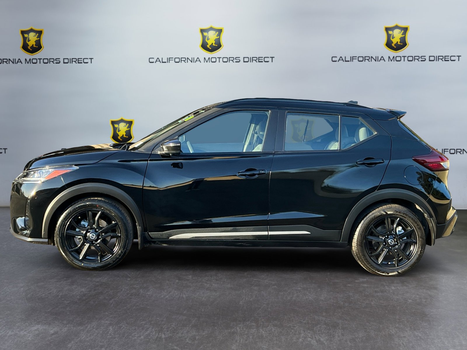 Used 2021 Nissan Kicks SR w/ SR Premium Package image 8