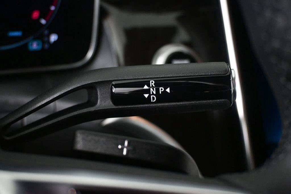 Used 2025 Mercedes-Benz GLC 300 4MATIC image 16