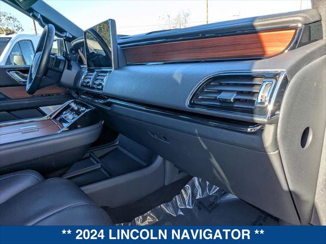 Used 2024 Lincoln Navigator L Reserve image 21