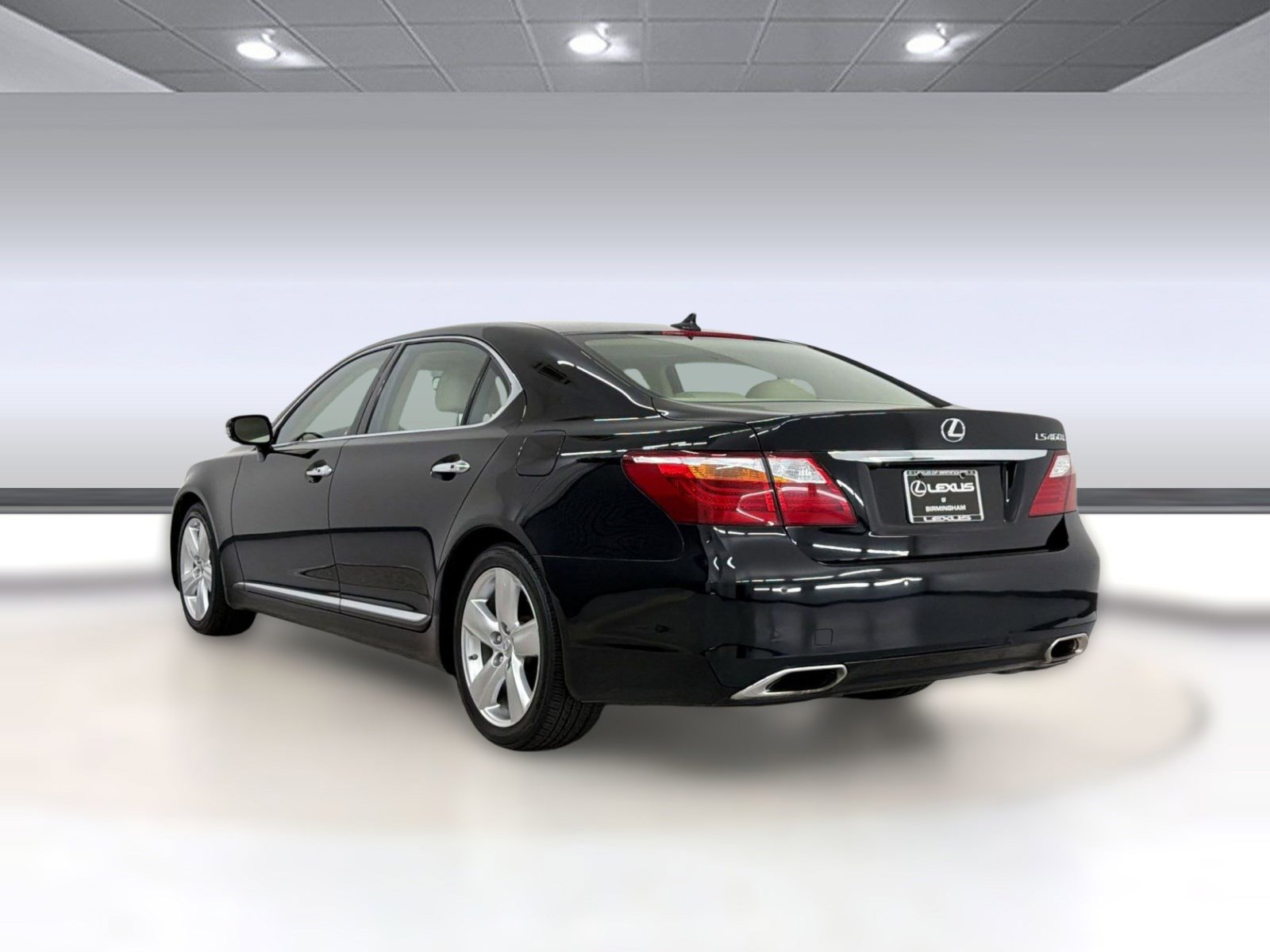 Used 2011 Lexus LS 460 L w/ Luxury Pkg image 3
